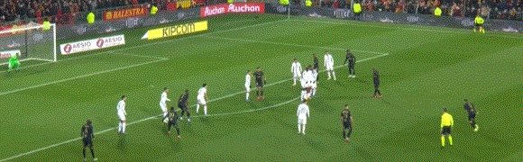 1638655679212057168.gif 欧冠高清赛事平台-【法甲】梅西中柱 姆巴佩替补补时助攻 巴黎客场平