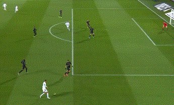 1638655622732060585.gif 欧冠高清赛事平台-【法甲】梅西中柱 姆巴佩替补补时助攻 巴黎客场平