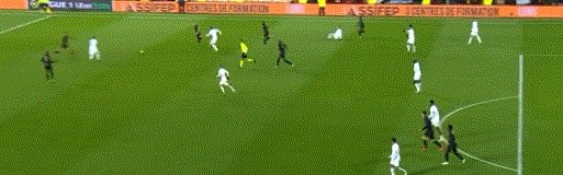 1638655598731091370.gif 欧冠高清赛事平台-【法甲】梅西中柱 姆巴佩替补补时助攻 巴黎客场平