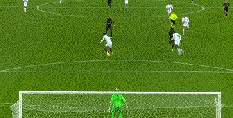 1638655590216060711.gif 欧冠高清赛事平台-【法甲】梅西中柱 姆巴佩替补补时助攻 巴黎客场平