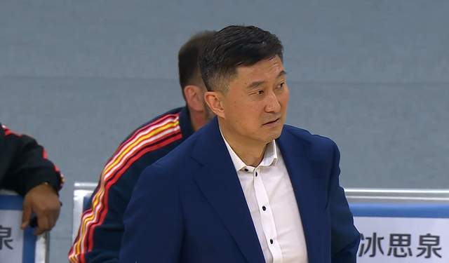 欧冠直播官网下载-广东遭豪门3杀,杜锋无奈,双外援尽力,他仨凑合,他俩拖了后腿